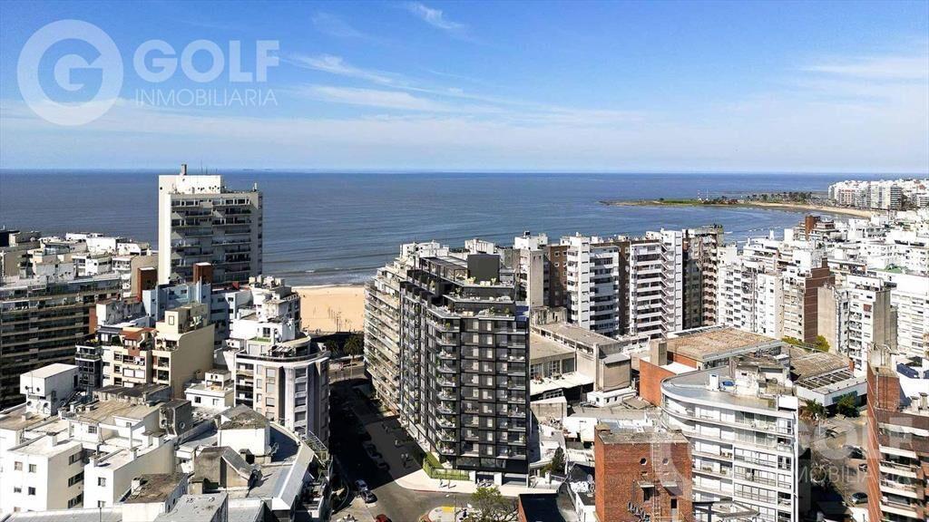 VENTA DE APARTAMENTO DE 2 DORMITORIOS EN POCITOS CON TERRAZ