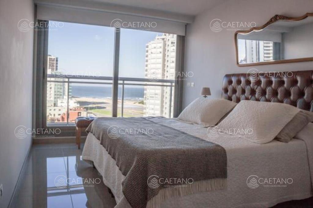 Tres dormitorios con vista al mar