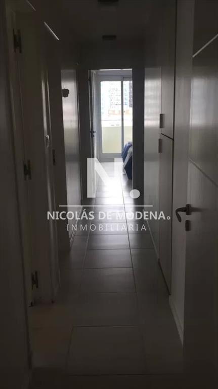 Viviendo en las alturas en Forest Tower I, con y