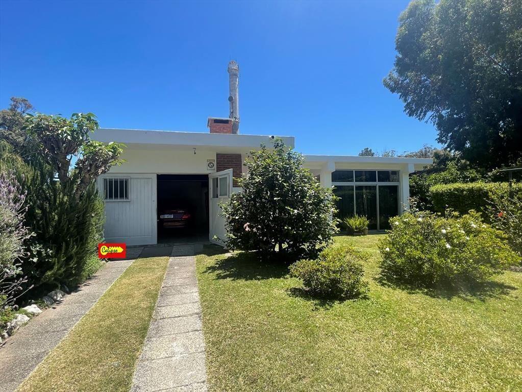 Venta - Atlántida - Casa - 3 dormitorios - Barbacoa