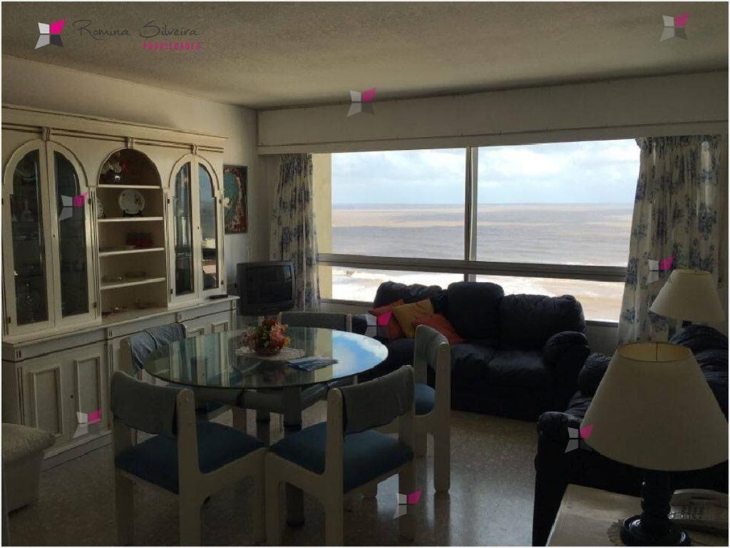 VENTA DE APARTAMENTO DE 3 DORMITORIOS EN PUNTA