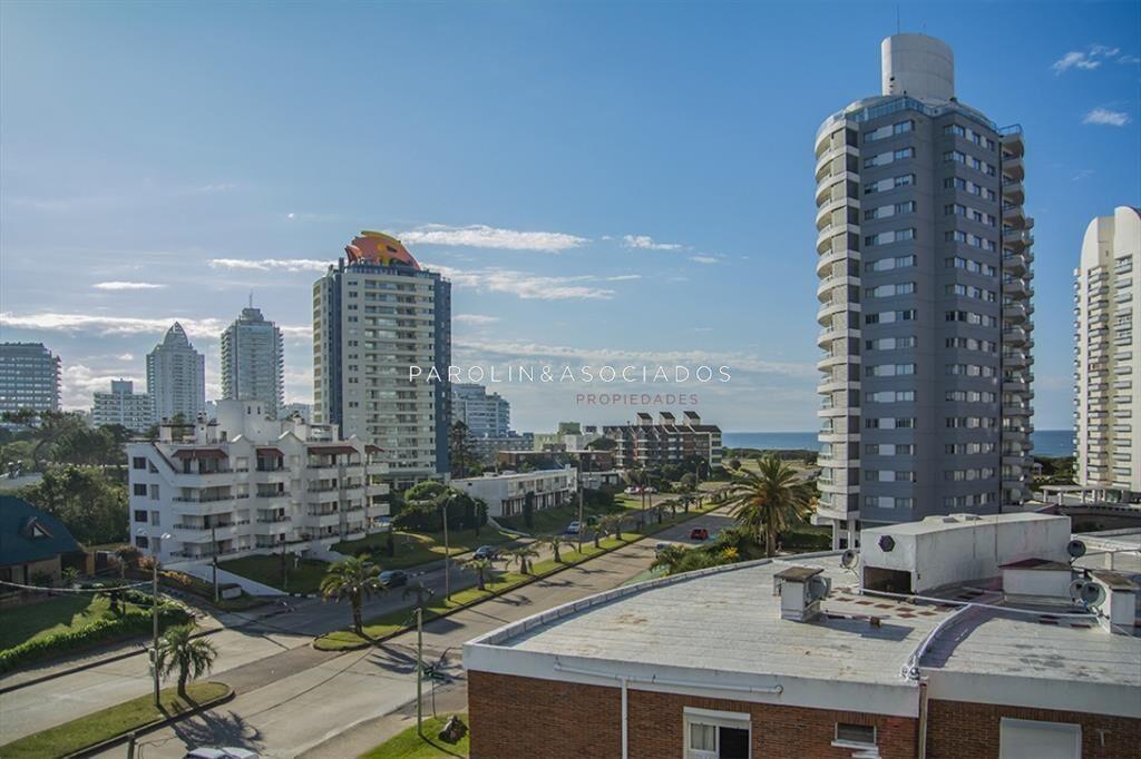 Excelente apartamento en venta de 3 dormitorios