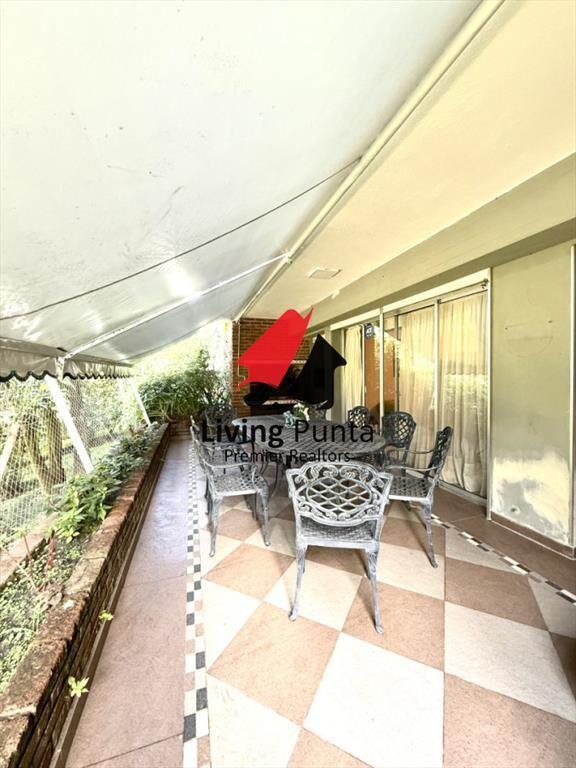 Apartamento en venta playa Mansa de 4 dormitorios
