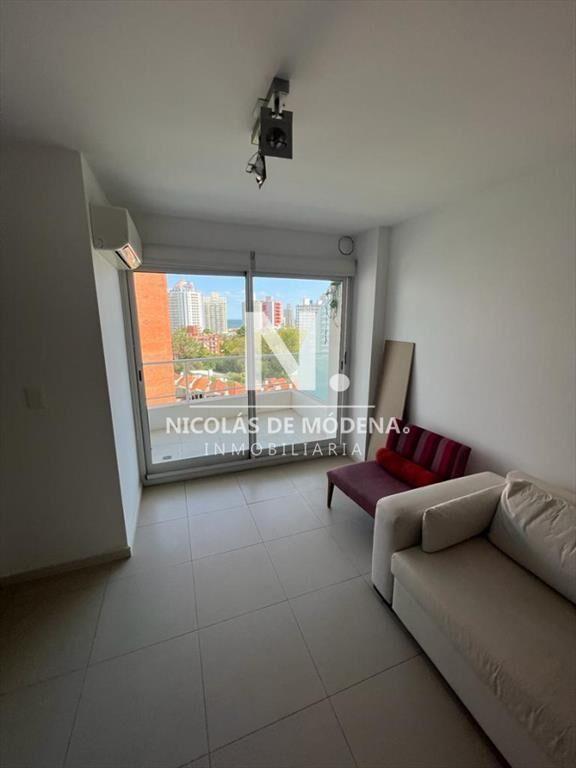 Apartamento de 2 dormitorios en venta en Punta