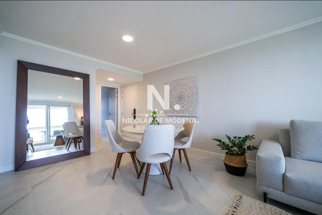 Apartamento en Alquiler de 2 dormitorio frente al