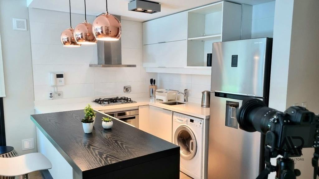 Venta De Amplio Apartamento 1 Dormitorios + Garaje Y Box...