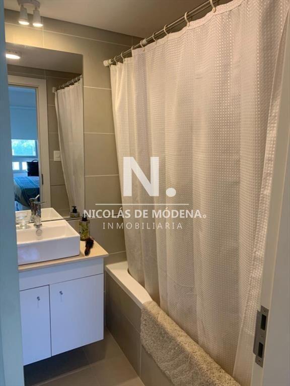 Vende apartamento con parrillero, de 3 dormitorios en playa