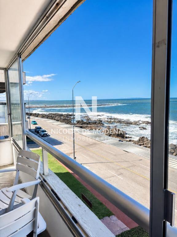 En venta apartamento de 3 dormitorios en Punta al