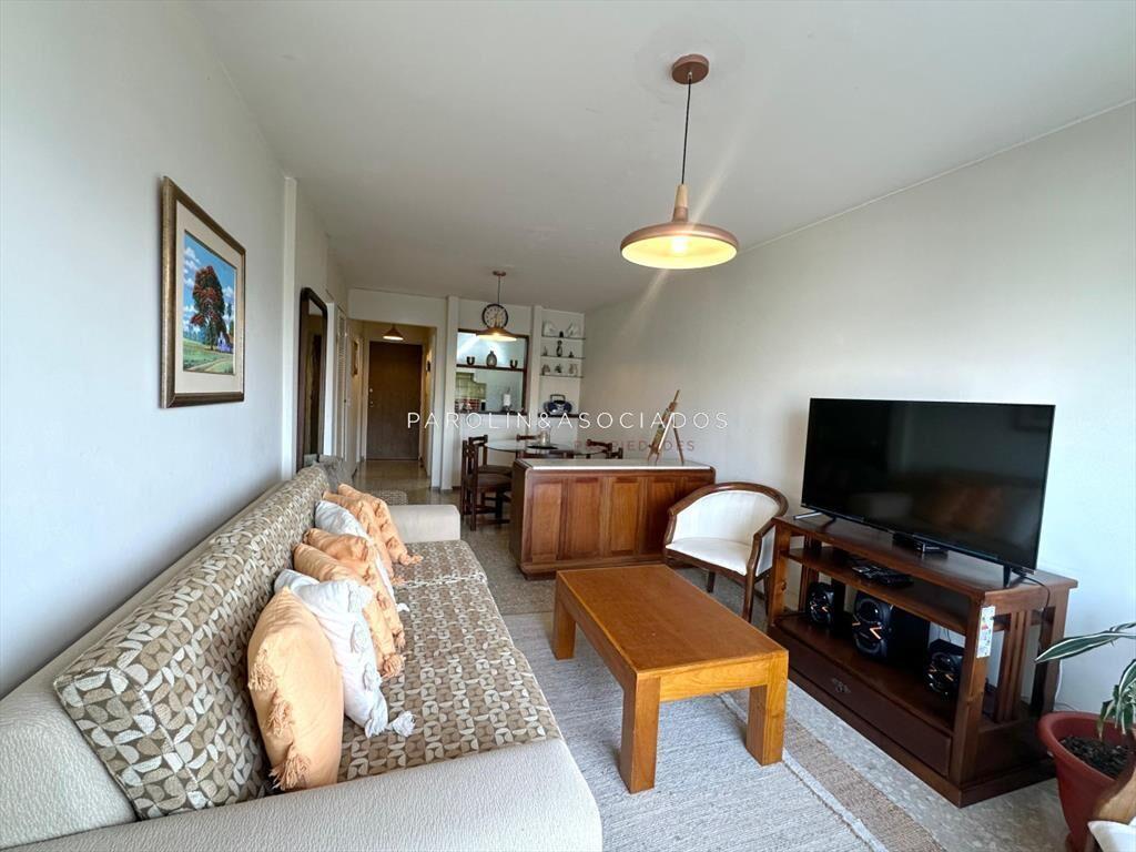Apartamento en venta de 1 dormitorio y medio en