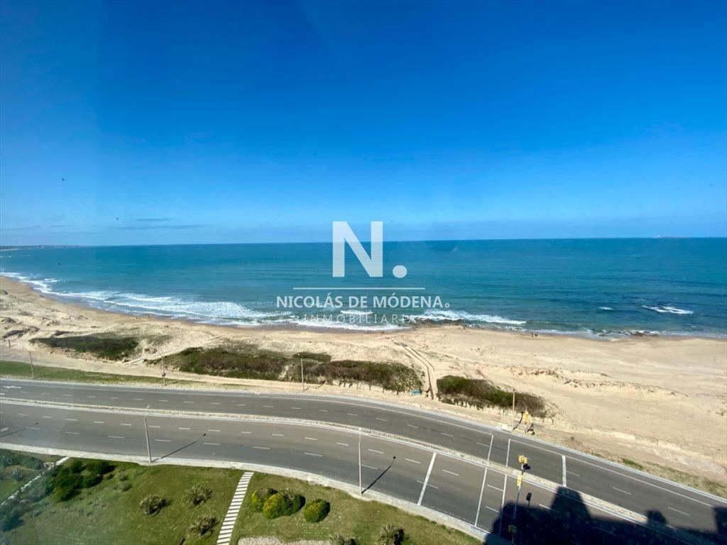 Departamento de 4 dormitorios en venta en de Mar,