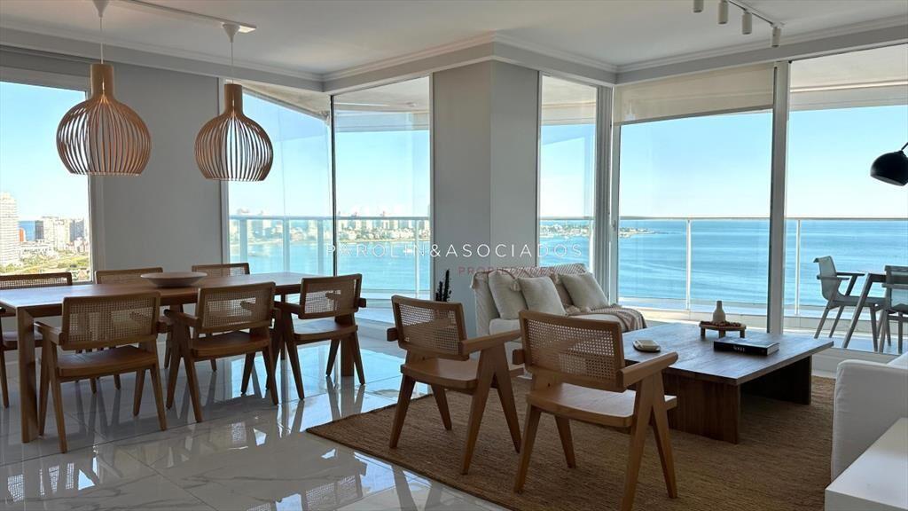 Apartamento en venta en edificio Paramount de 3 +