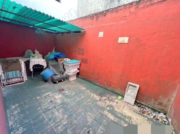 Casa de 2 dormitorios en Buceo. Jardín , Patio y cochera.