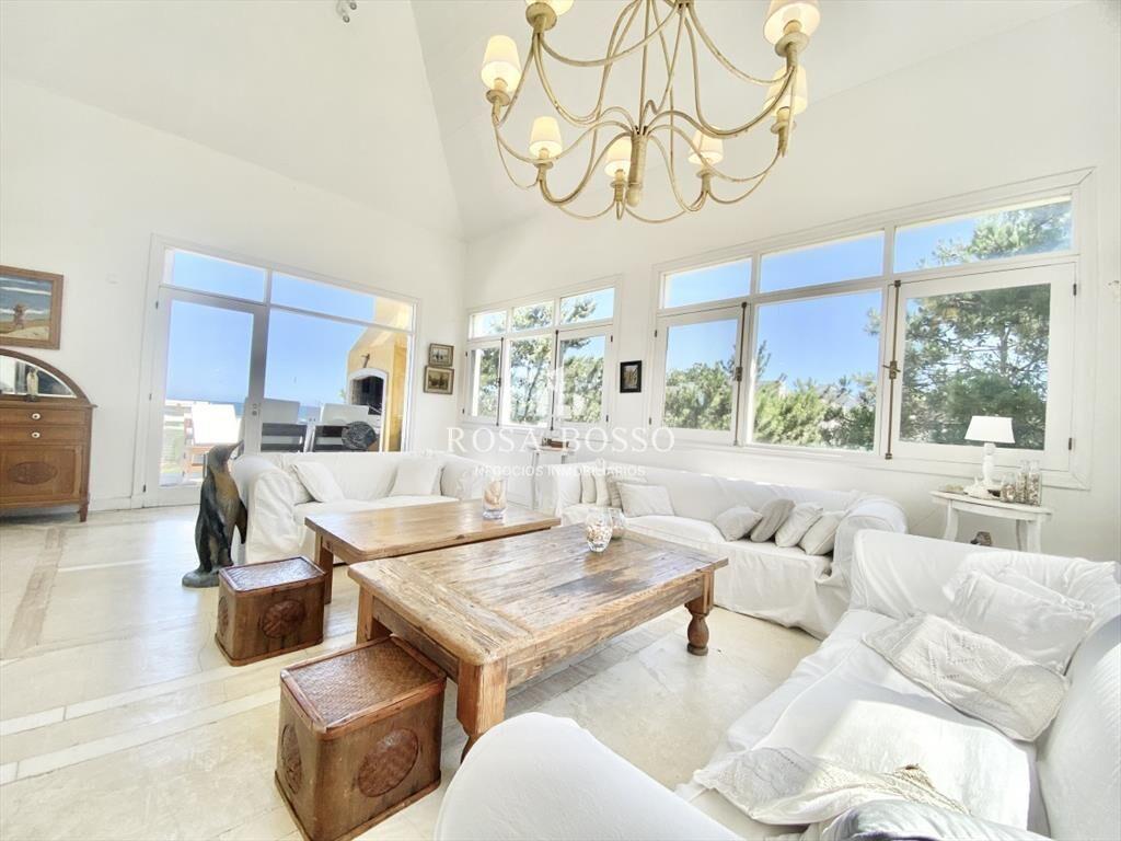 Casa Venta 6 dormitorios La Barra Punta del Este