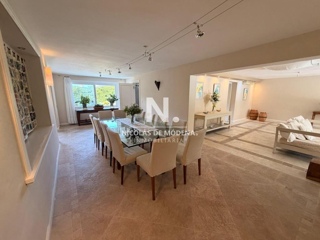 Casa en Venta de 5 dormitorios en el Golf , Punta del este