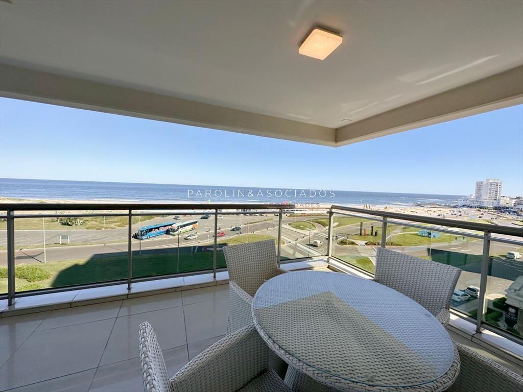 Apartamento de 3 dormitorios en venta en Torre