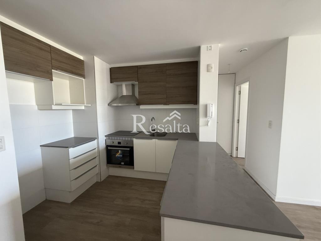 VENTA CENTRO CON COCHERA 1 DORMITORIO y MEDIO