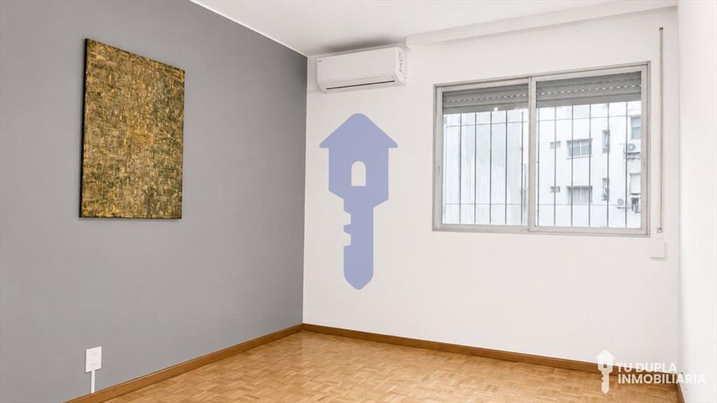 Venta apartamento 3 dormitorios 2 baños y box en tres cruc