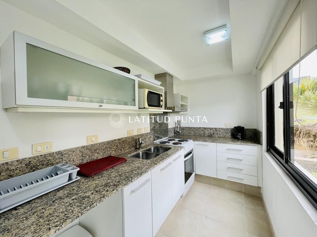 Apartamento de 2 dormitorios con parrillero en