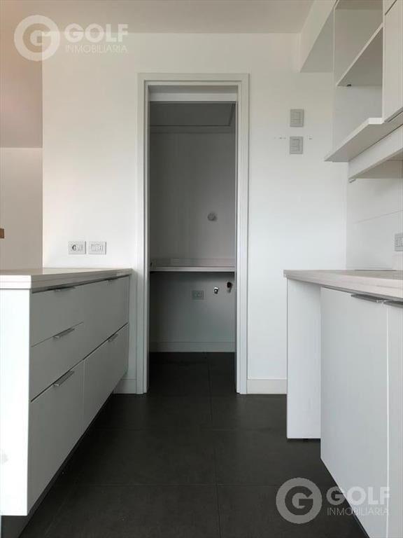Venta apartamento de 2 dormitorios con 2 garajes en Forum c