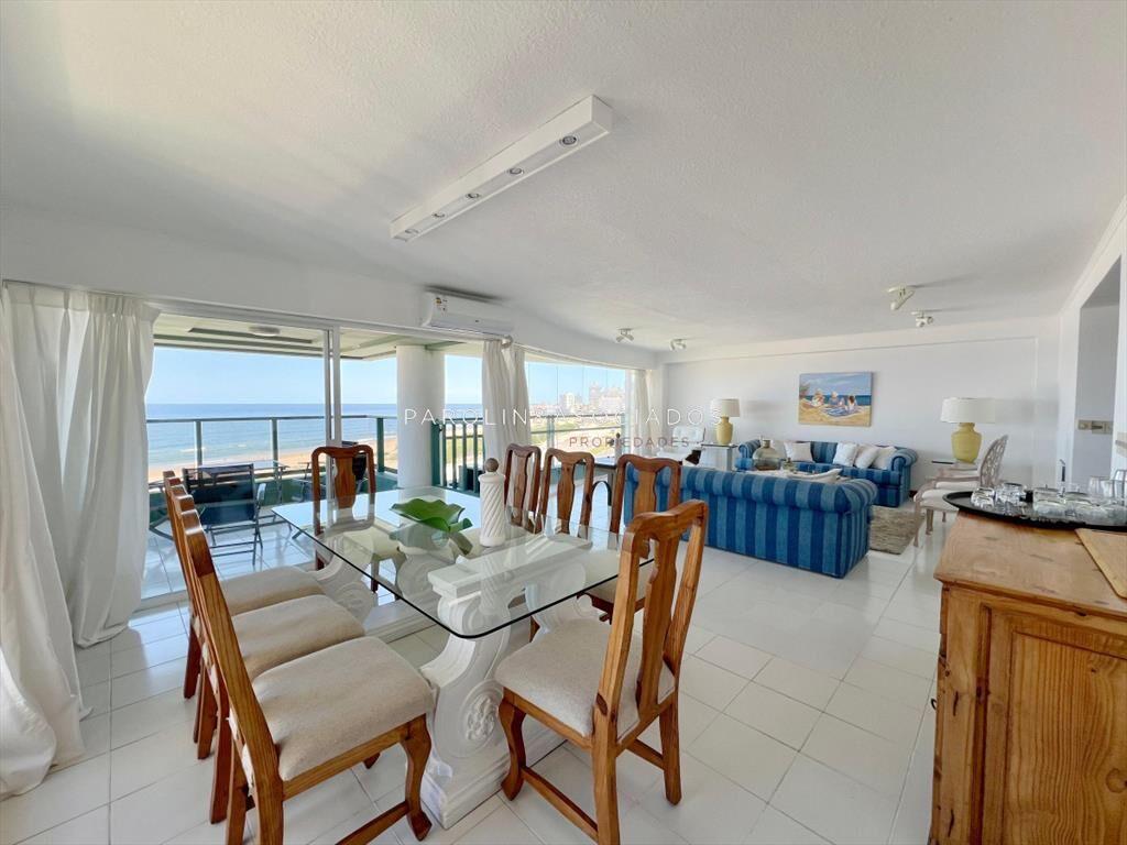Apartamento en venta de 3 dormitorios + en Punta