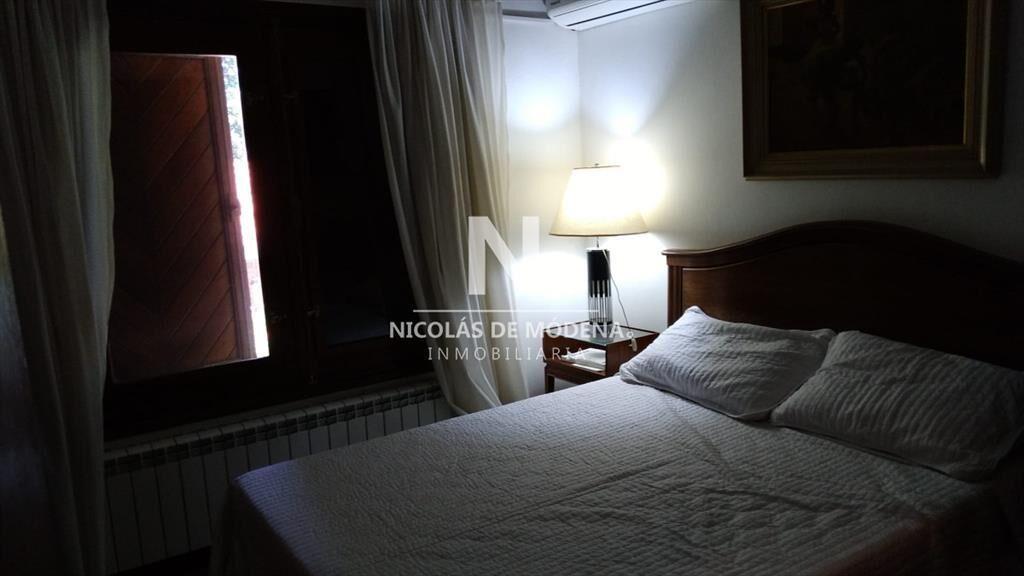 Se vende casa en Playa Mansa de 4 dormitorios al