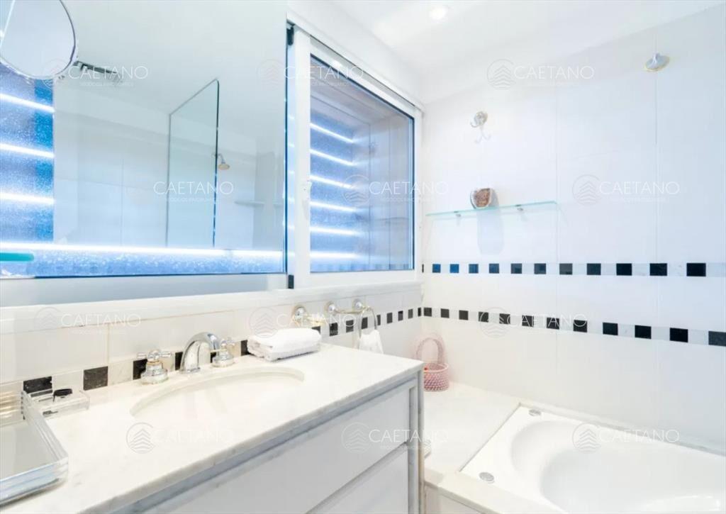 Venta duplex 4 dormitorios playa brava Punta del