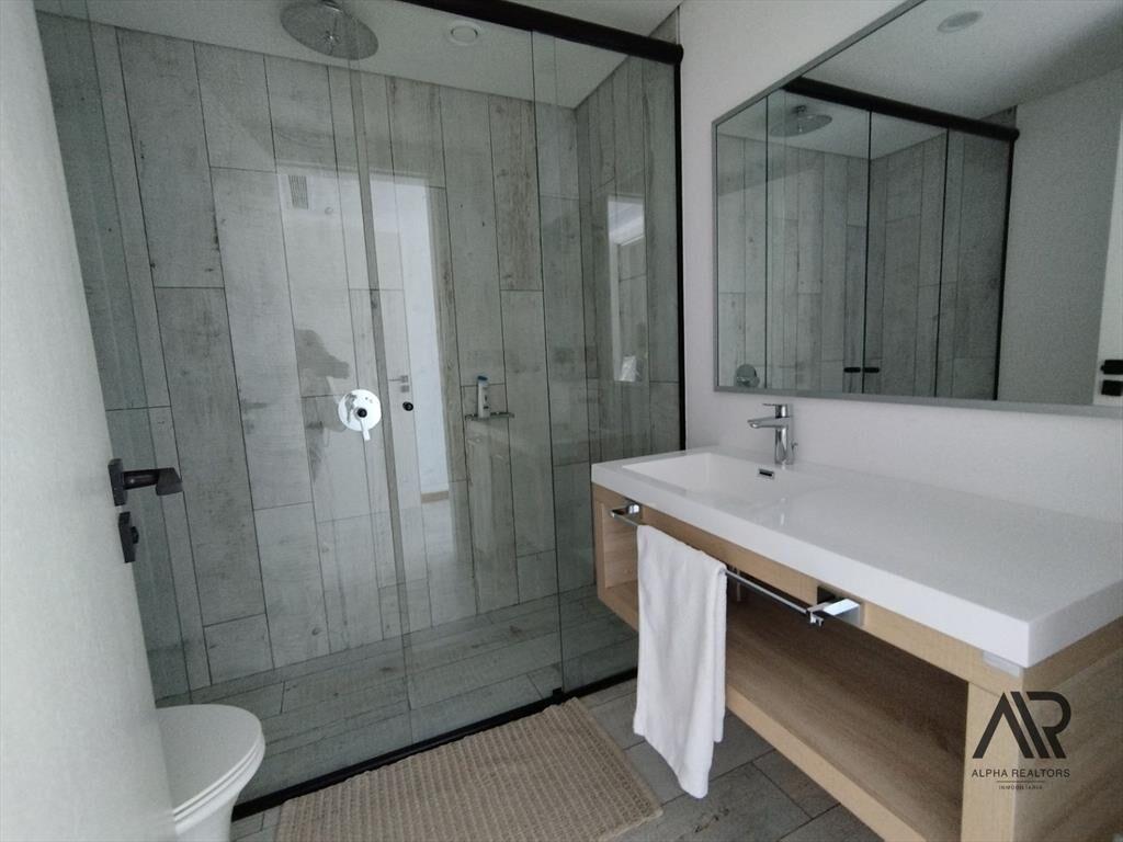 Apartamento De 2 Dormitorios + Den, Próximo Desembocadur...
