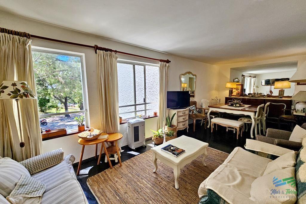 Se alquila apartamento 1 dormitorio con cochera