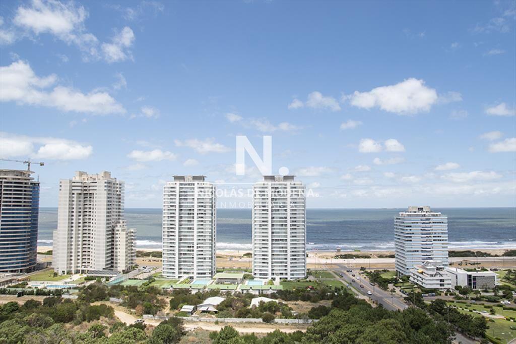 Apartamento con excelente ubicación.