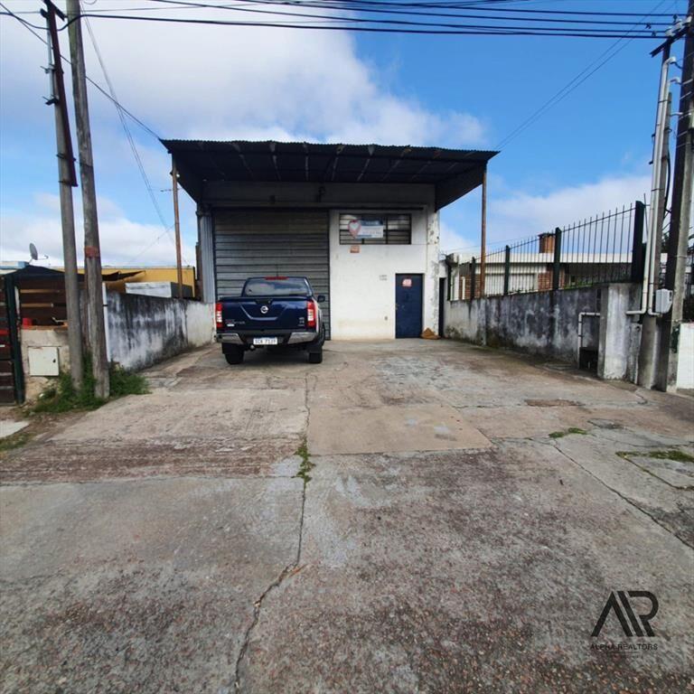 Galpón en venta de 153 m2 con entrepiso y estacionamient...