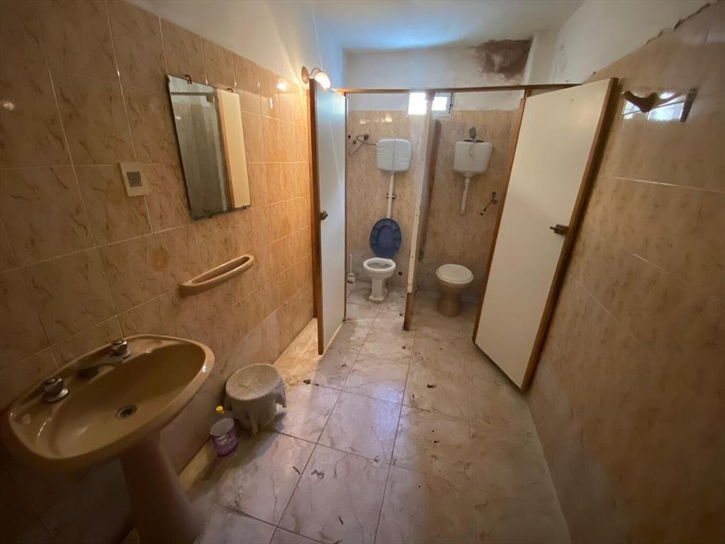 Padrón único, vivienda u oficinas + deposito. Gran potencia