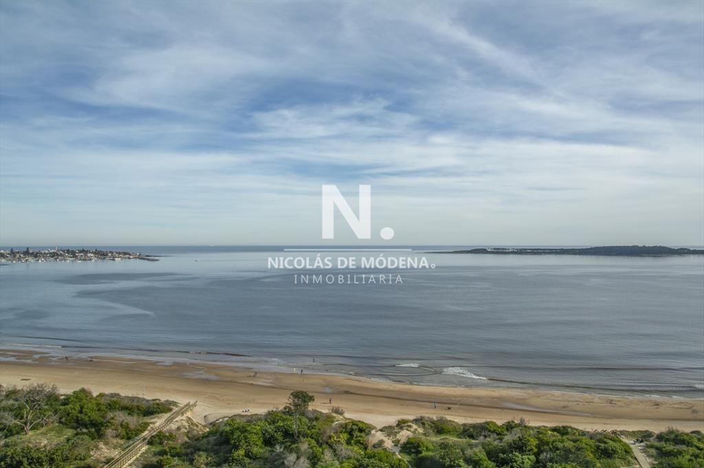 Hermoso Departamento en venta. Torre Tunquelen,