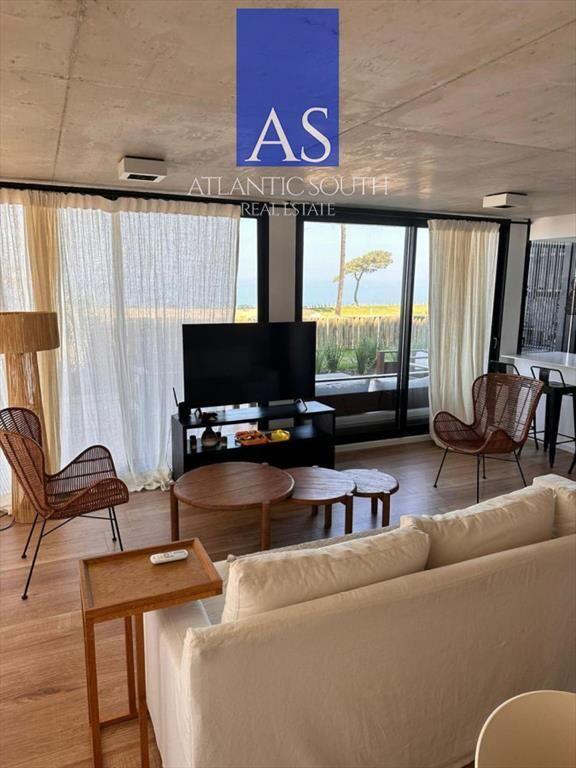 Apartamento 3 dormitorios con parrillero a garage
