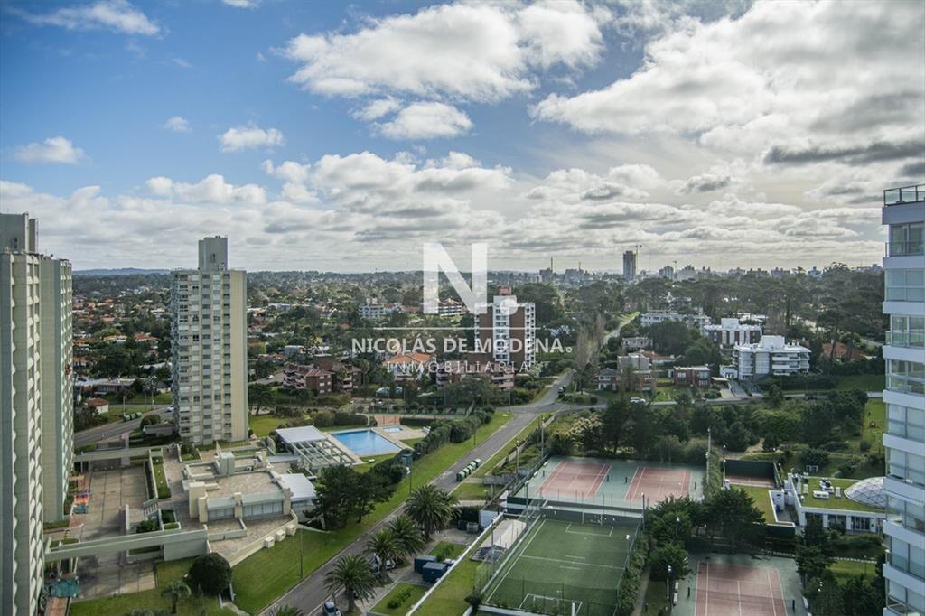 Se vende Hermoso Penthouse frente al mar de 3 con