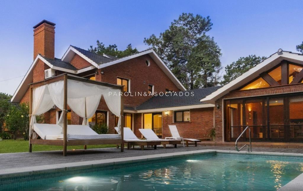 Casa en venta de 4 dormitorios en playa Mansa,