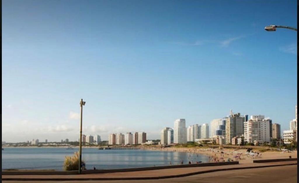 APARTAMENTO EN VENTA FRENTE AL MAR