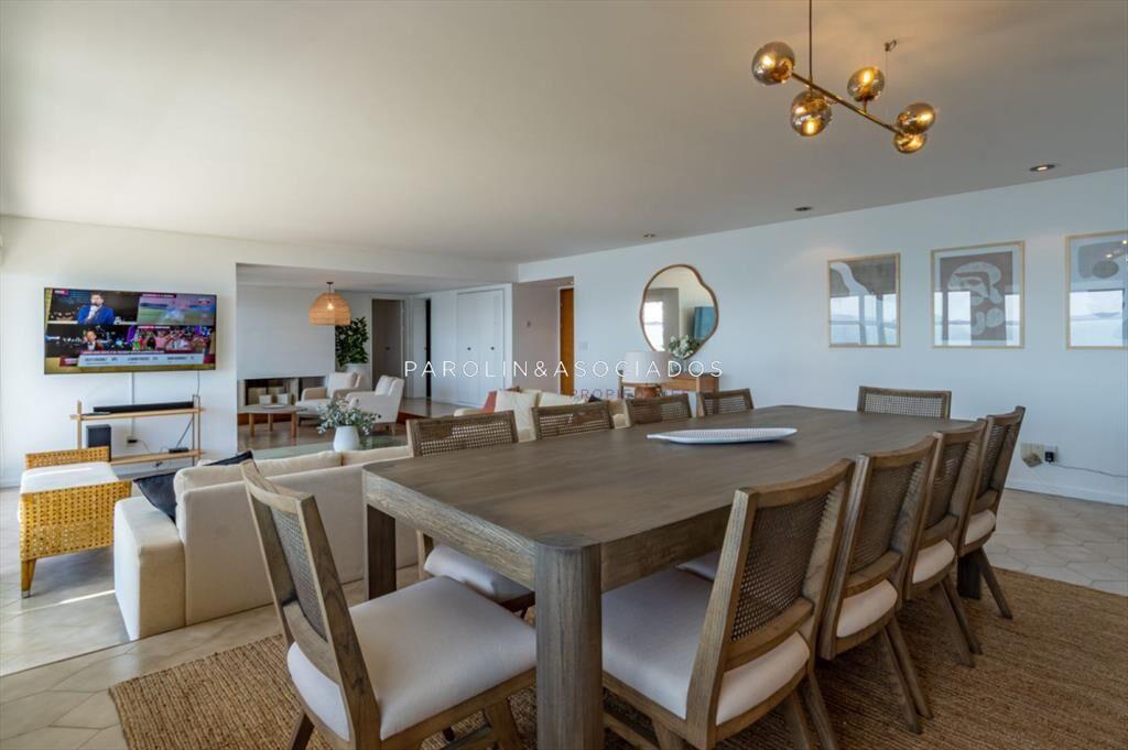 Apartamento en venta de 3 dormitorios en edificio