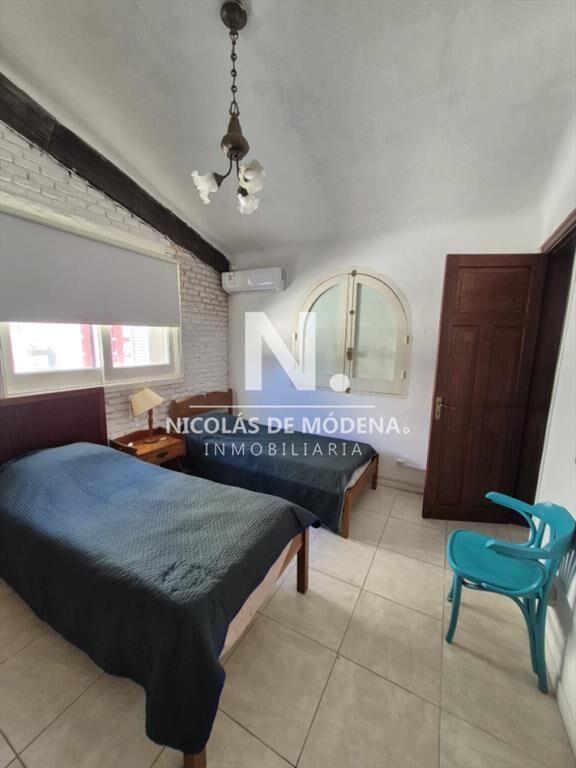 Casa de dos dormitorios en alquiler anual en Punta del Este