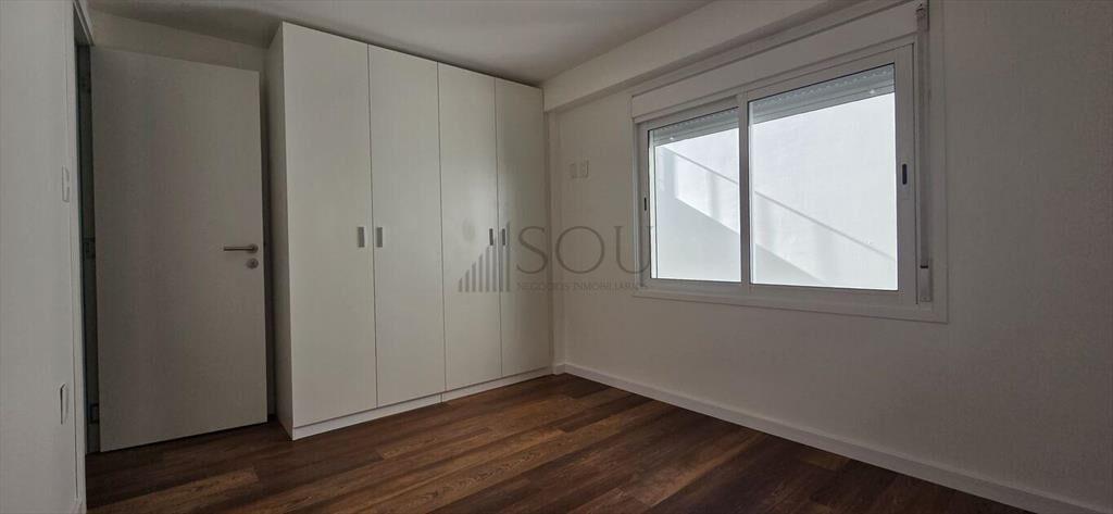 VENTA APARTAMENTO 3 DORMITORIOS Y PARRILLERO CON RENTA CORD