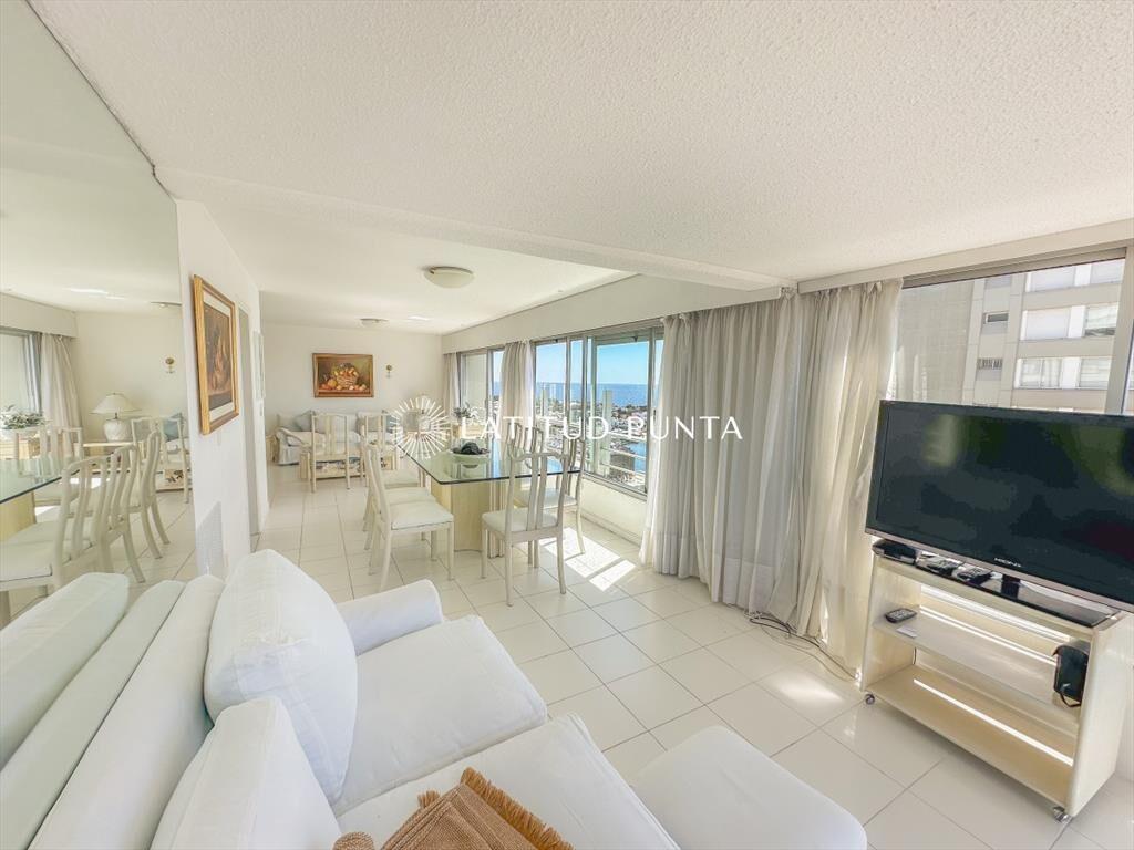 Apartamento en Peninsula, 3 dormitorios y