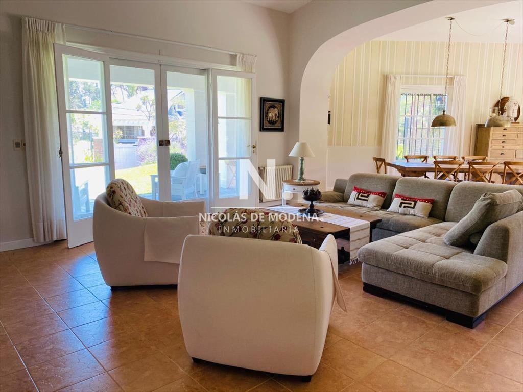 MUY LINDA CASA TODA RECICLADA