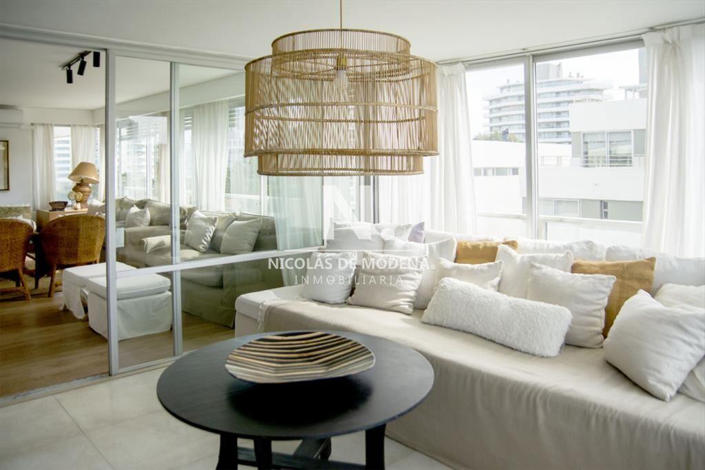 Vende apartamento de 3 dormitorios en Tiburon ,