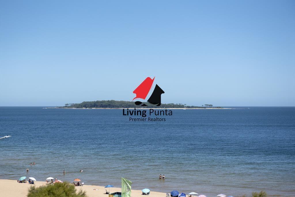 Vende hermoso Penthouse en Playa Mansa con azotea