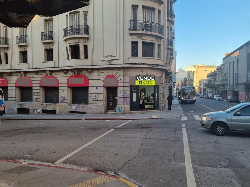 25 de mayo y Juncal, gran esquina, 194 m2 , excelente renta