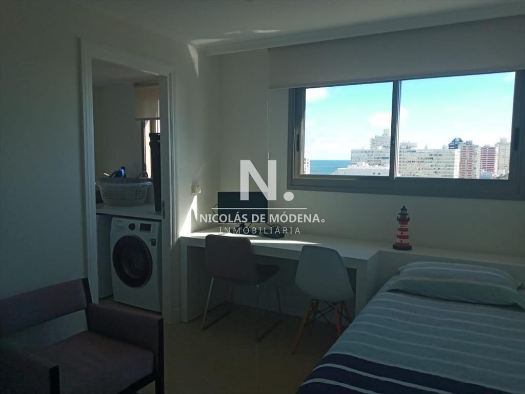 Hermoso Departamento en venta, en playa Brava.