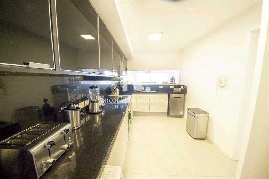 Departamento de 2 dormitorios y servicio en venta