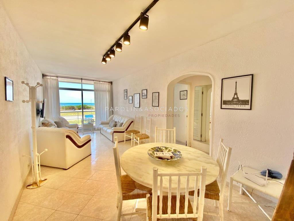 Apartamento de 2 dormitorio y medio en Primera de