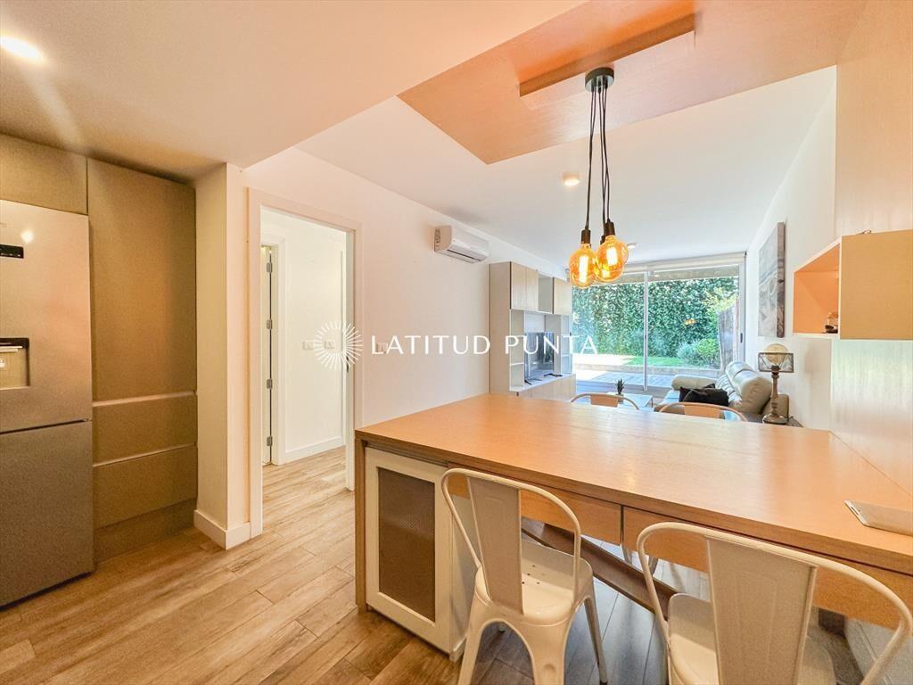 Apartamento 1 dormitorio con jardín. Puerto