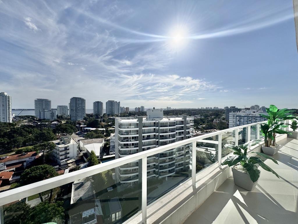 PENT-HOUSE DE 3 DORMITORIOS EN VENTA - AIDY GRILL