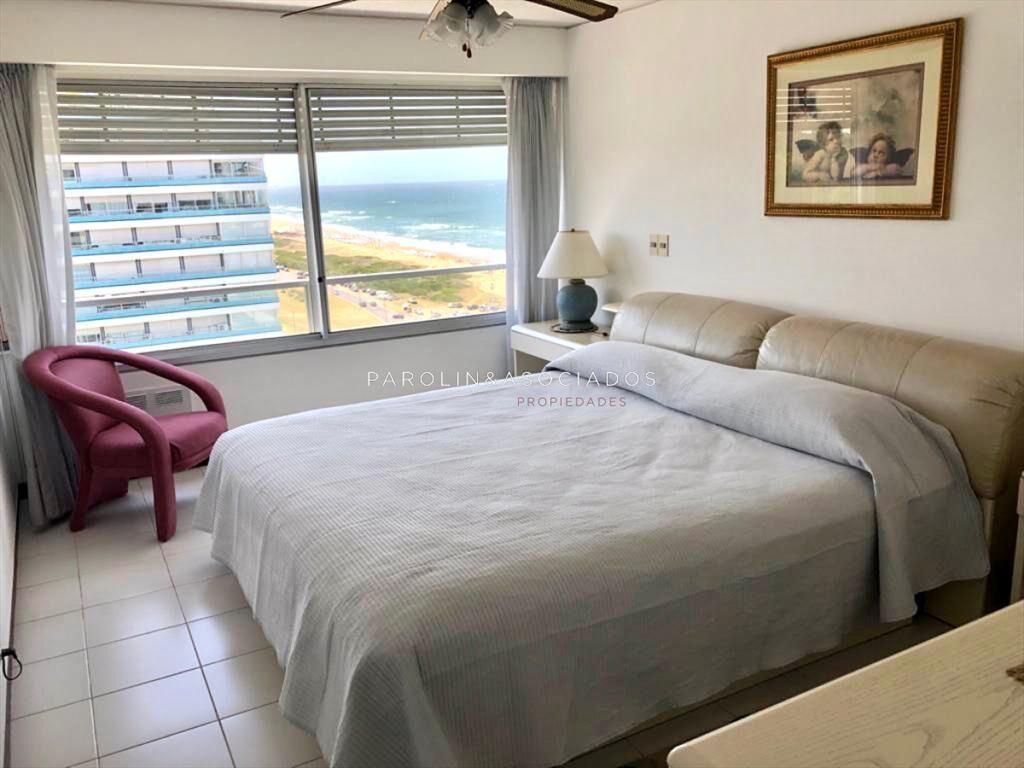 Apartamento en venta de 3 dormitorios en Tiburon,
